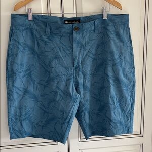 Travis Mathew Performance Golf Chino Shorts Men’s Size‎ 38 Blue Leaf Floral